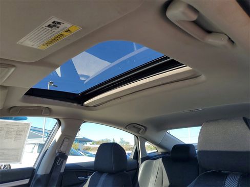 Used 2017 Honda Civic EX-T image 29