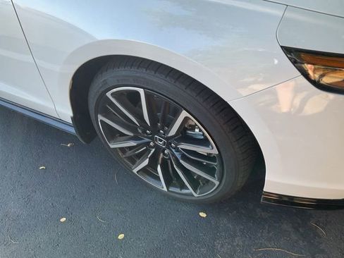 Used 2025 Honda Accord Touring image 4