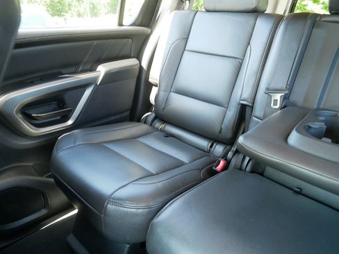 Used 2015 Nissan Armada SV RWD image 12