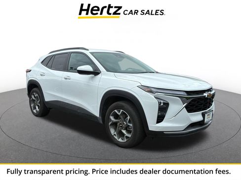 Used 2025 Chevrolet Trax LT FWD image 1