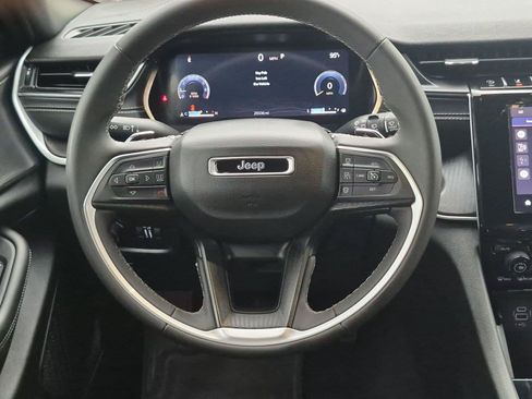 Used 2024 Jeep Grand Cherokee Laredo X RWD image 13