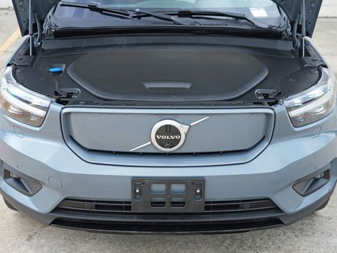 Used 2021 Volvo XC40 P8 Recharge w/ Advanced Package AWD/4WD image 7