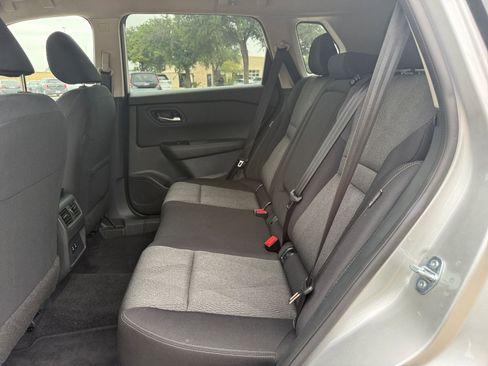 Used 2025 Nissan Rogue SV AWD/4WD image 28