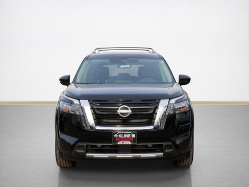 New 2025 Nissan Pathfinder SL image 4