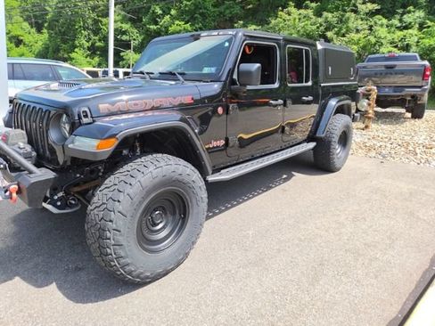 Used 2023 Jeep Gladiator Mojave w/ LED Lighting Group AWD/4WD image 3