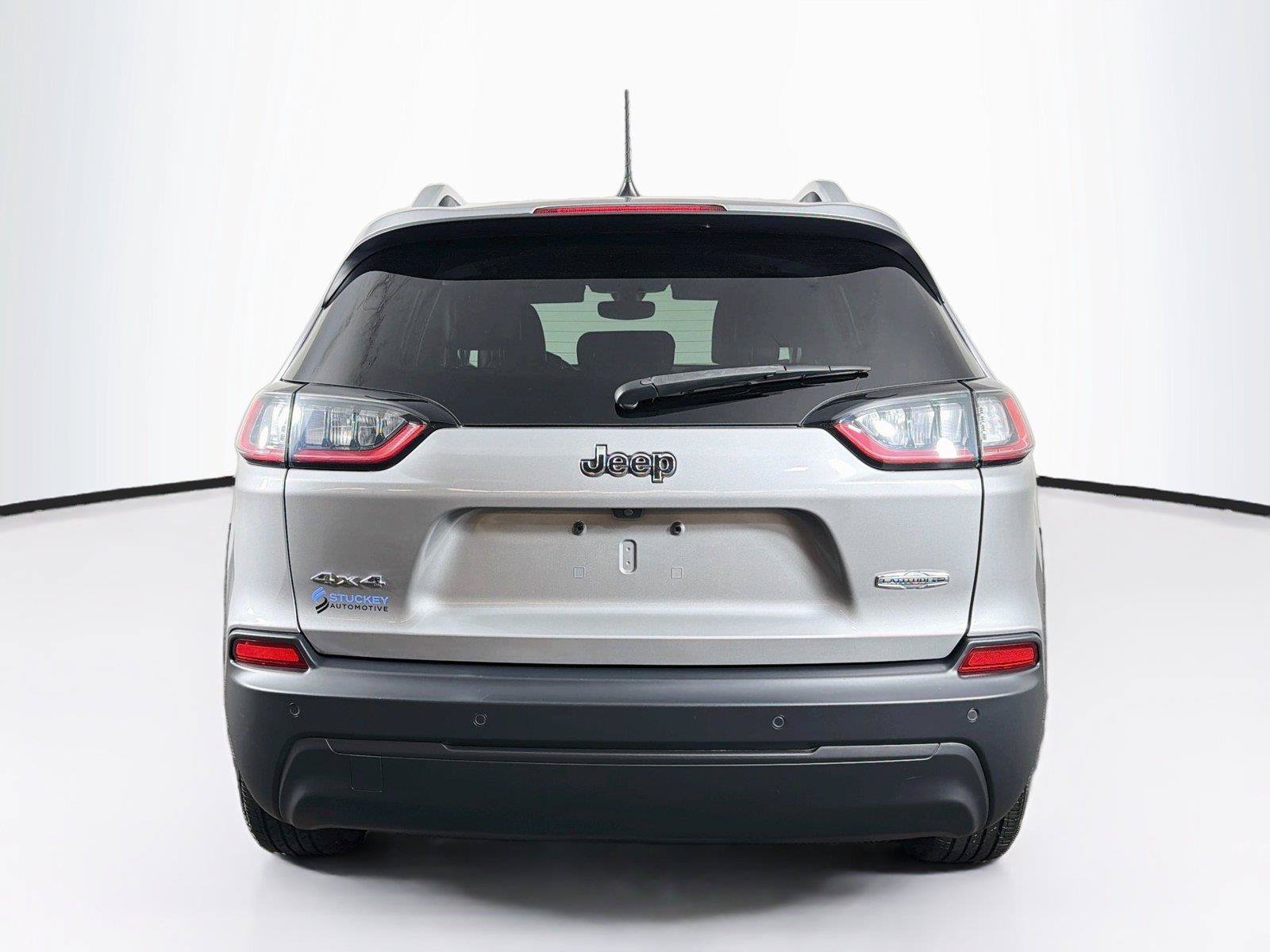 Used 2020 Jeep Cherokee Latitude Plus w/ Comfort/Convenience Group AWD/4WD image 10