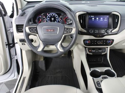 Used 2023 GMC Terrain Denali w/ Denali Premium Package image 13