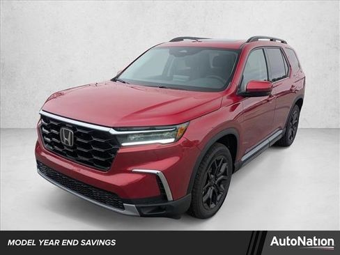 New 2025 Honda Pilot Touring image 1