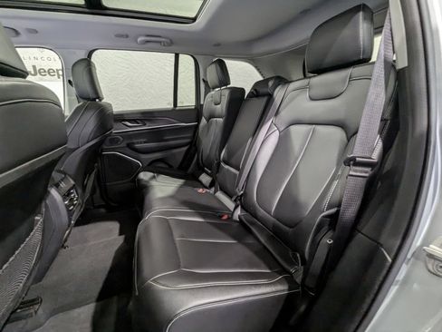 Used 2023 Jeep Grand Cherokee 4WD 4xe image 12