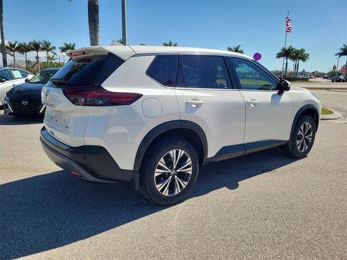 Used 2021 Nissan Rogue SV image 4