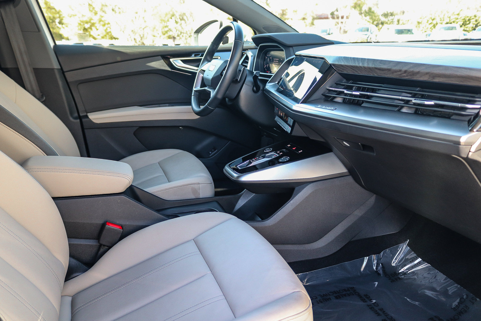 Used 2024 Audi Q4 e-tron Premium w/ Convenience Package AWD/4WD image 18
