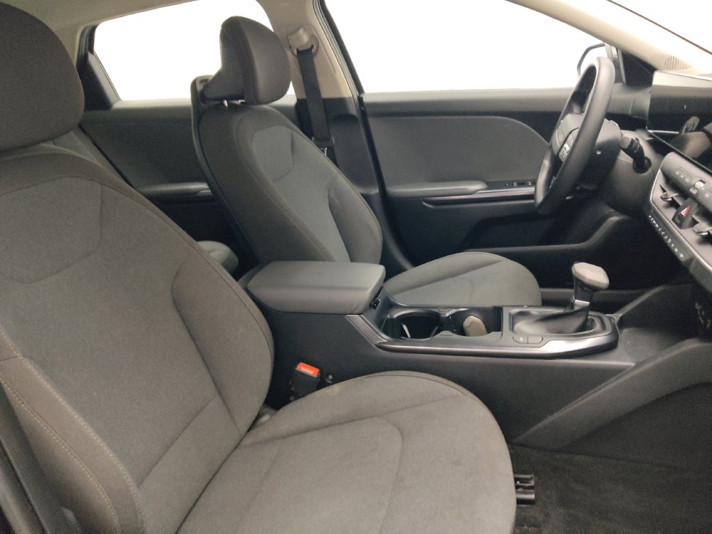 Used 2025 Kia K4 FWD image 19