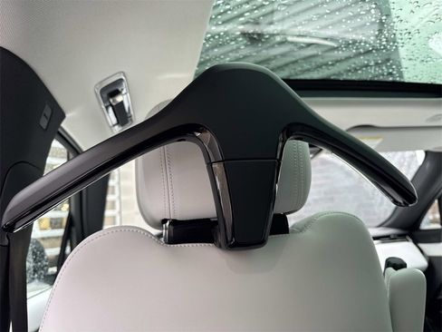 Used 2023 Land Rover Range Rover Sport SE image 18