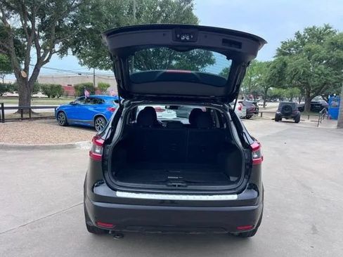 Used 2021 Nissan Rogue Sport SV FWD image 10