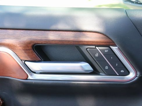 Used 2024 GMC Sierra 2500 Denali Ultimate image 20