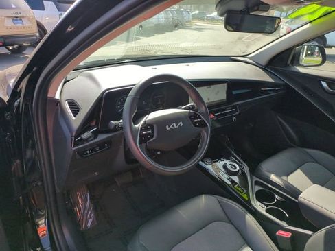 Certified 2024 Kia Niro Wind FWD image 14