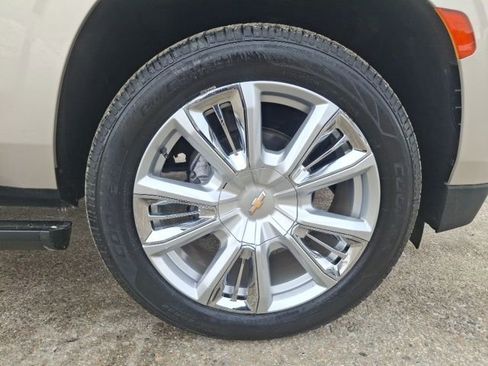 Used 2021 Chevrolet Tahoe High Country w/ Premium Package image 41