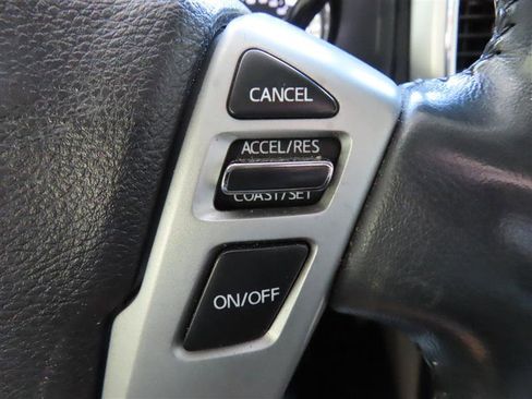 Used 2017 Nissan Titan SV RWD image 22