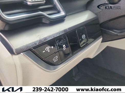 Certified 2025 Kia Sportage EX w/ Premium Package FWD image 27