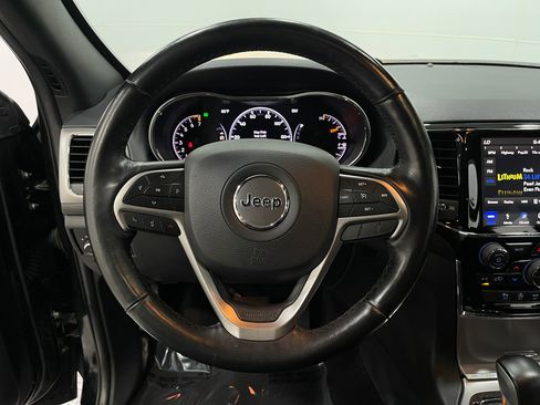 Used 2019 Jeep Grand Cherokee Altitude image 22