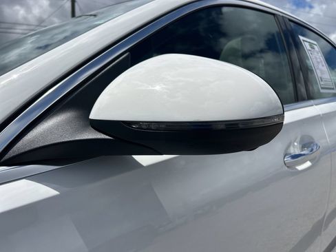 Used 2025 Mercedes-Benz C 300 Sedan image 19