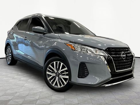 Used 2024 Nissan Kicks SV FWD image 3