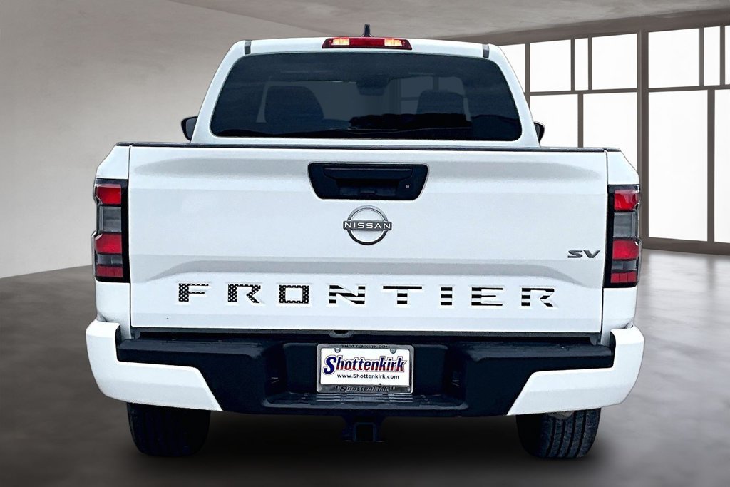 Used 2024 Nissan Frontier SV RWD image 5