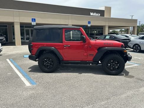 Used 2022 Jeep Wrangler Sport AWD/4WD image 5