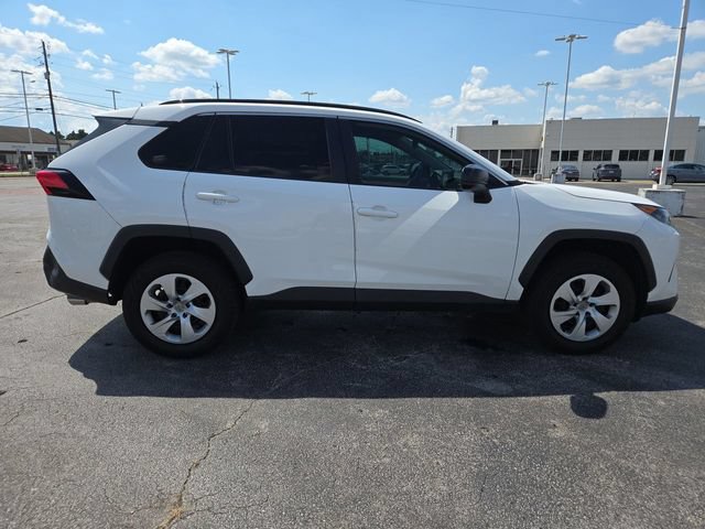 Used 2019 Toyota RAV4 LE FWD image 9