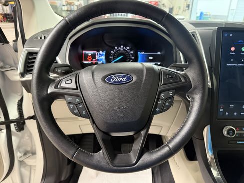 Used 2022 Ford Edge Titanium AWD/4WD image 21
