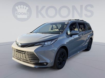 New 2025 Toyota Sienna XLE Woodland Edition