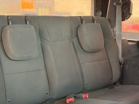 Used 2018 Jeep Wrangler Sport S image 31