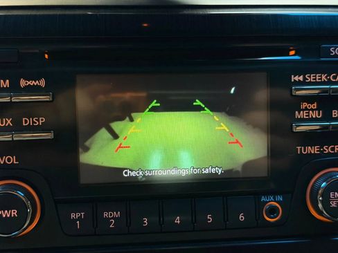 Used 2014 Nissan Titan SV w/ SV Premium Utility Package image 38