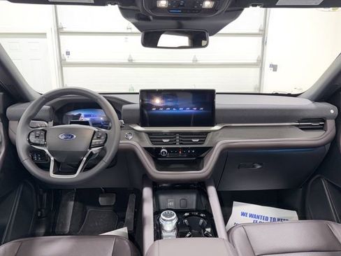 New 2026 Ford Explorer Platinum w/ LUX Leather Package image 9