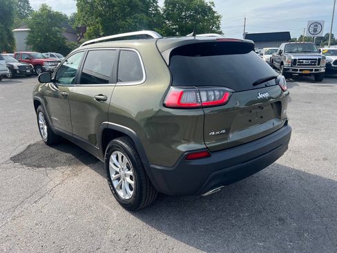 Used 2019 Jeep Cherokee Latitude w/ Popular Appearance Group image 3