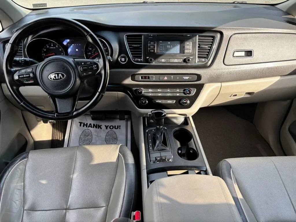 Used 2016 Kia Sedona LX w/ LX Essentials Premium Package FWD image 19