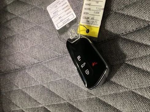 Certified 2025 Volkswagen Tiguan S image 25