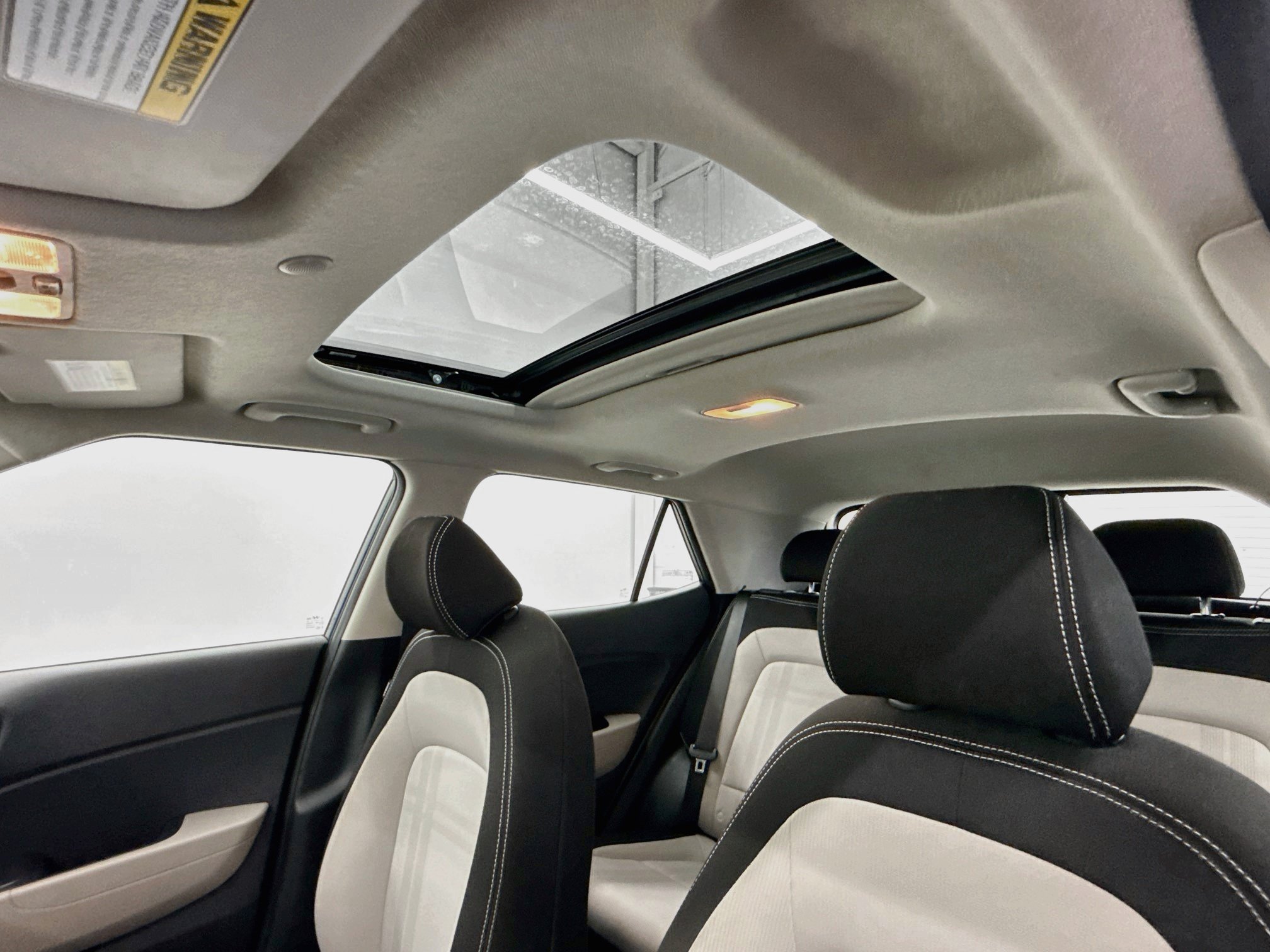 Used 2025 Hyundai Venue SEL FWD image 26