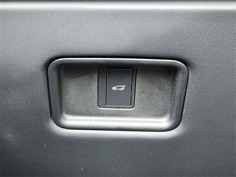 Used 2023 Land Rover Range Rover SE image 21