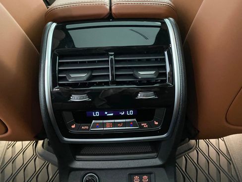 New 2026 BMW X7 M60i image 28