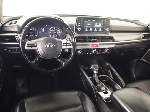 Used 2021 Kia Telluride LX FWD image 2