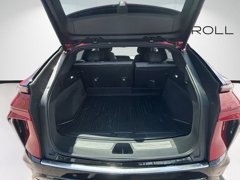Used 2024 Cadillac Lyriq Tech RWD image 12
