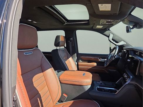 Used 2024 GMC Sierra 3500 Denali Ultimate image 13