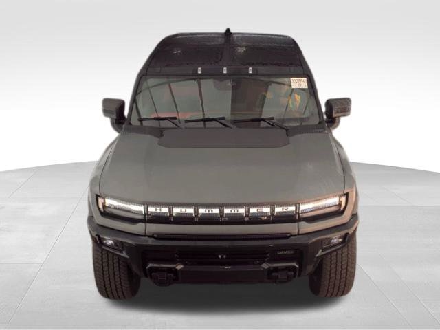 Used 2026 GMC Hummer EV 4x4 Crew Cab w/ Carbon Fiber Edition Package image 3