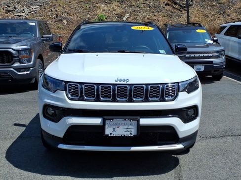 Used 2024 Jeep Compass Limited w/ Sun and Sound Group AWD/4WD image 2