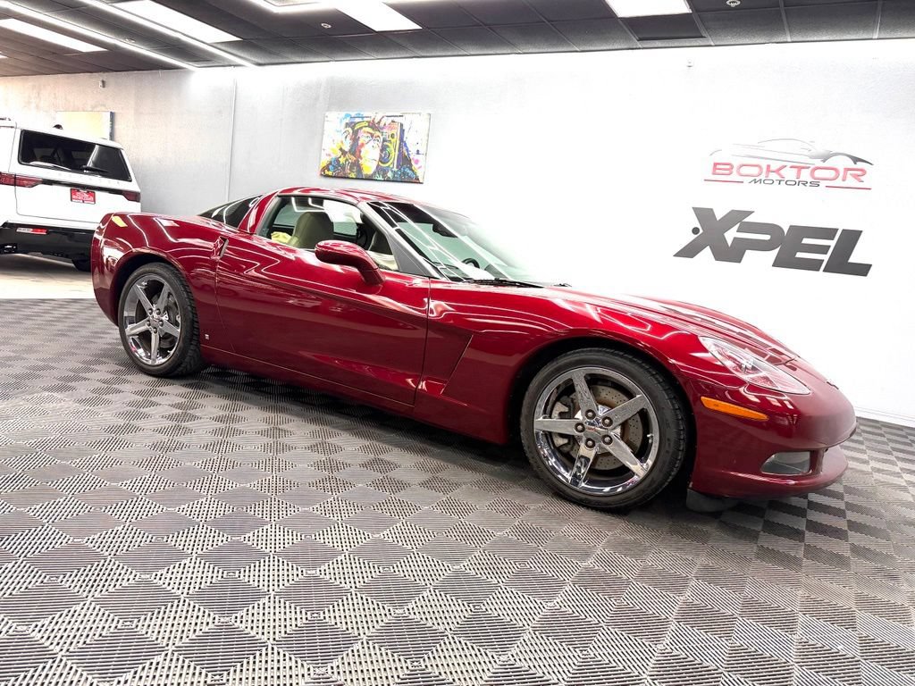 Used 2007 Chevrolet Corvette Coupe w/ Preferred Equipment Group RWD image 2