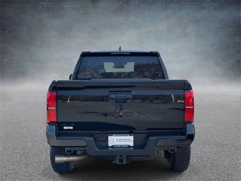 Used 2024 Toyota Tacoma TRD Off-Road image 3