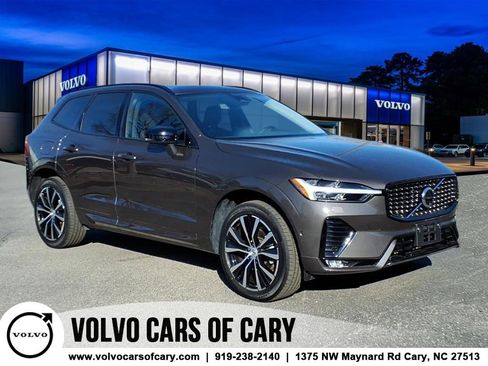 Certified 2025 Volvo XC60 B5 Plus image 1