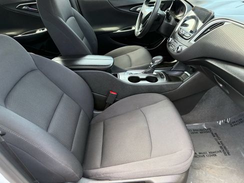 Used 2024 Chevrolet Malibu LT FWD image 30