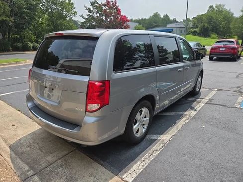 Used 2013 Dodge Grand Caravan SE FWD image 3